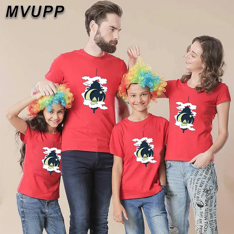 MVUPP 2020 new Summer Family look Matching Outfits Mommy Daddy Kid Son Baby T-Shirt Shirts Family Clothes Child Tees Print Tops
MVUPP 2020 new Summer Family look Matching Outfits Mommy Daddy Kid Son Baby T-Shirt Shirts Family Clothes Child Tees Print Tops