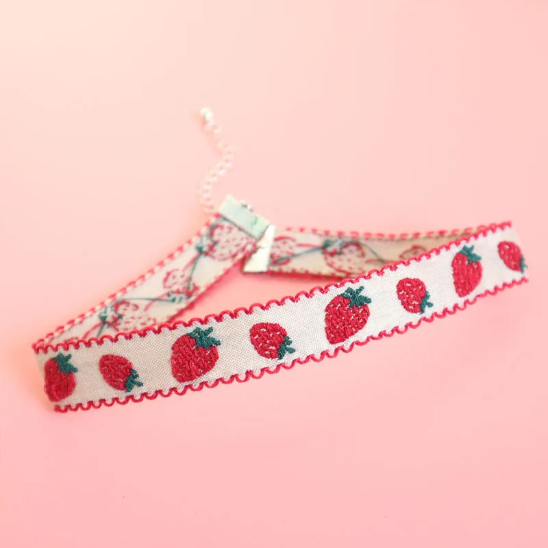 Cute Red Strawberry Pendant Collar Necklace For Women Girls Party Club Velvet Webbing Choker Necklace Fashion Jewelry Gifts
Cute Red Strawberry Pendant Collar Necklace For Women Girls Party Club Velvet Webbing Choker Necklace Fashion Jewelry Gifts