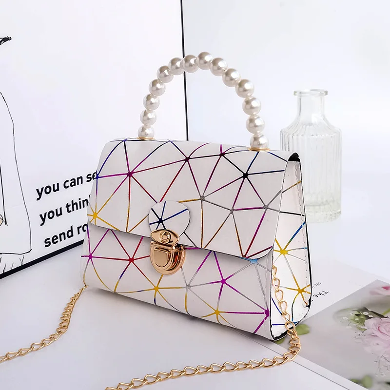 Women Small Bag 2021 New Fashion Messenger Shoulder Bag Korean Trend Chain Pearl Portable Female Bag Lady Moible Phone Handbag
Women Small Bag 2021 New Fashion Messenger Shoulder Bag Korean Trend Chain Pearl Portable Female Bag Lady Moible Phone Handbag