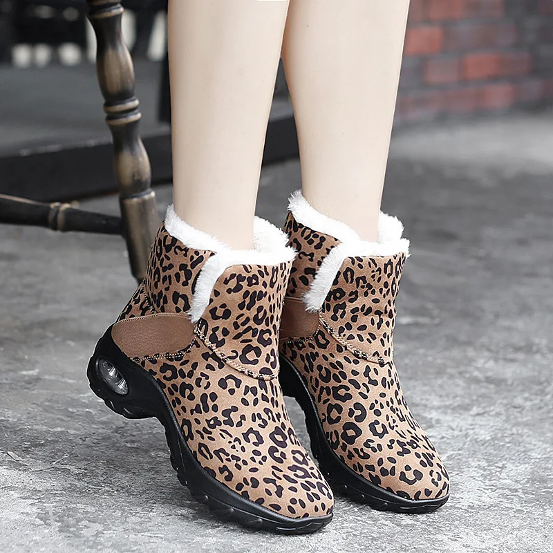 Women's BootsWinter Snow Boots Women's Fashion Mid Tube Large Size Velvet Thick Cotton Shoes Outdoor Cotton Boots Winter Days
Women's BootsWinter Snow Boots Women's Fashion Mid Tube Large Size Velvet Thick Cotton Shoes Outdoor Cotton Boots Winter Days