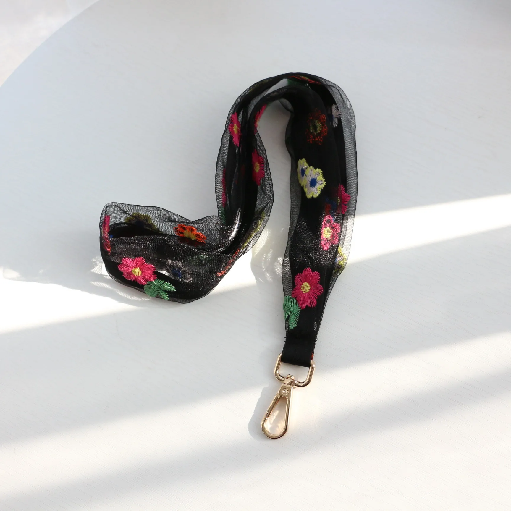 Phone Neck Straps Antique Embroidery Flowers Universal Wrist Rope Hanging Neck Rope for Phone Case detachable key Straps
Phone Neck Straps Antique Embroidery Flowers Universal Wrist Rope Hanging Neck Rope for Phone Case detachable key Straps
