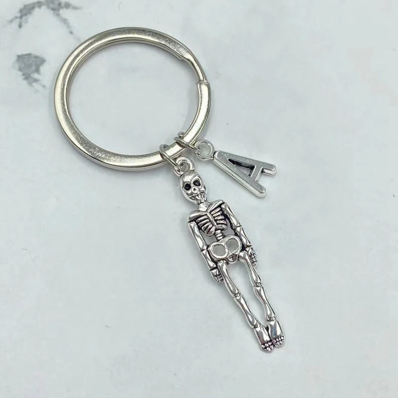 26 Letters A-Z Halloween Gothic Skull Pendant Alternative Creative Retro Punk Personality Keychain Female Couple Gift
26 Letters A-Z Halloween Gothic Skull Pendant Alternative Creative Retro Punk Personality Keychain Female Couple Gift