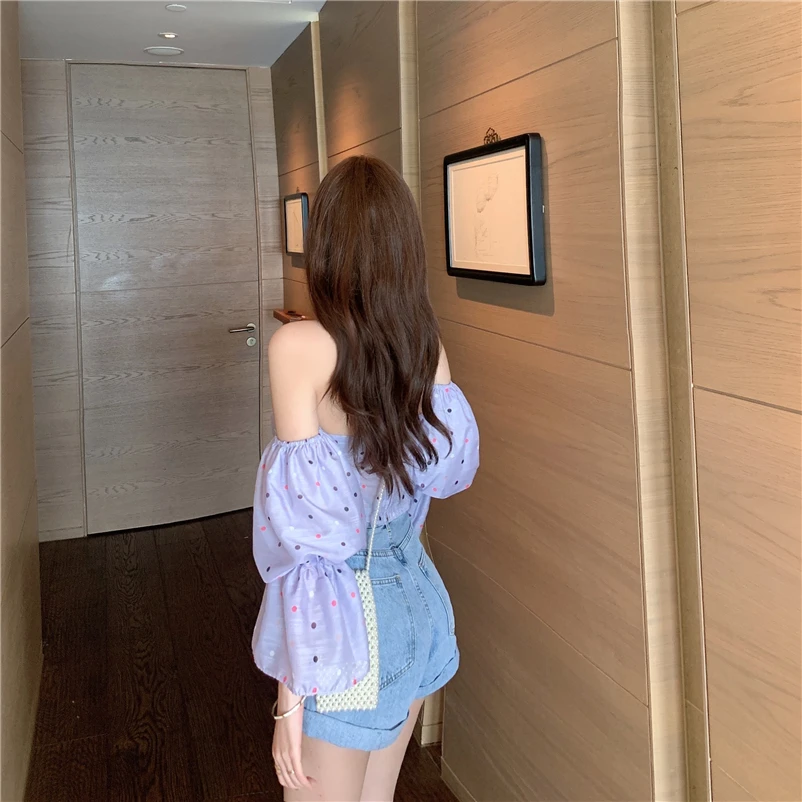 Blouses & Shirts
Blouses & Shirts