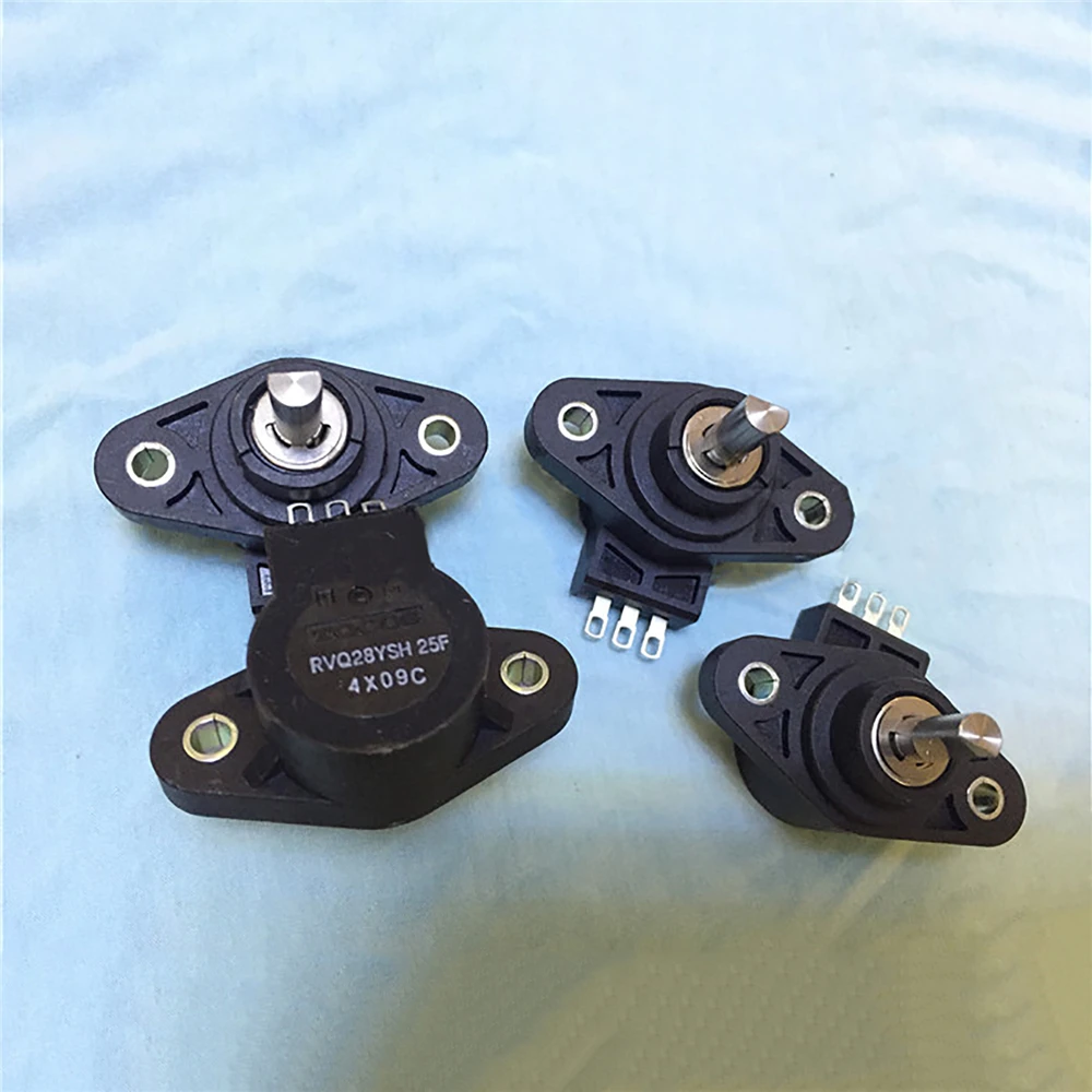 For Tocos Electric Scooter Repair Part Replacement RVQ28YSH 25F Acceleration Controller 5K Potentiometer 45 ° Angle
For Tocos Electric Scooter Repair Part Replacement RVQ28YSH 25F Acceleration Controller 5K Potentiometer 45 ° Angle