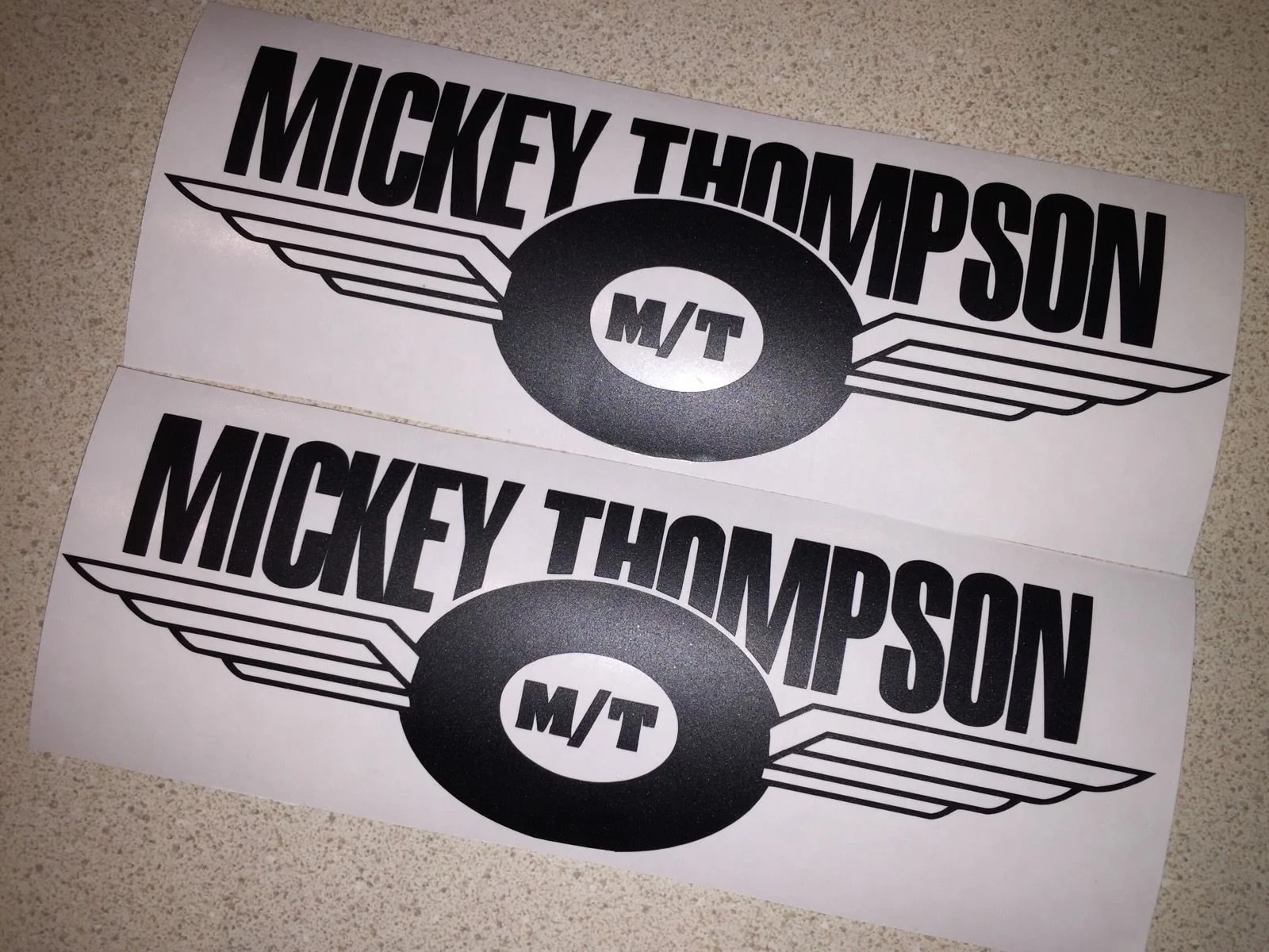 Наклейка с Микки томпсоном для (2 шт.), разные цвета
Наклейка с Микки томпсоном для (2 шт.), разные цвета