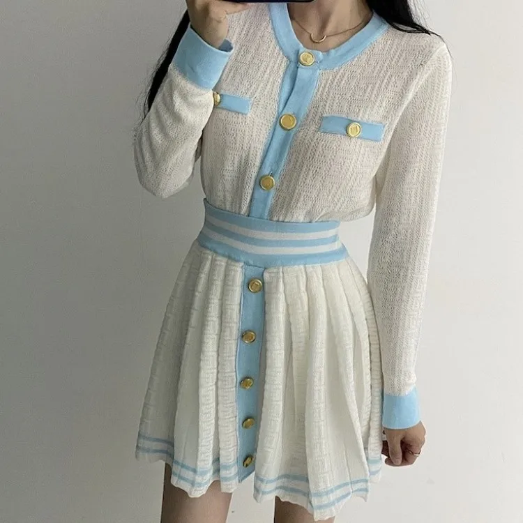 2021 Autumn Lady 2 Pieces Sets Women Knitted Fashion Hit Color Single-breasted Sweater + High Waist Pleated Skirts Casual Suit
2021 Autumn Lady 2 Pieces Sets Women Knitted Fashion Hit Color Single-breasted Sweater + High Waist Pleated Skirts Casual Suit