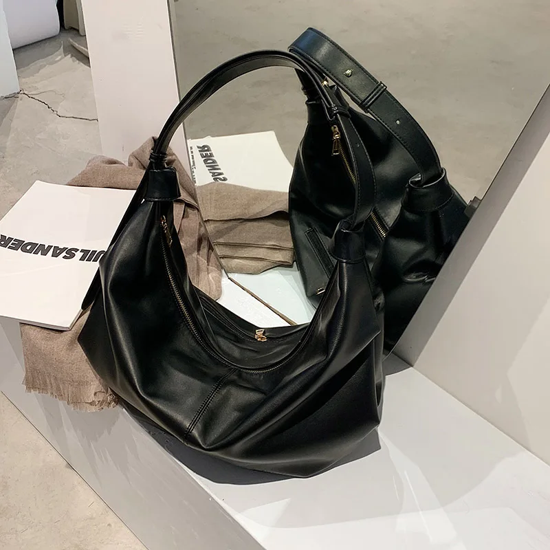 Retro large-capacity handbags 2021 autumn and winter new trendy fashion ladies shoulder bag high quality all-match messenger bag
Retro large-capacity handbags 2021 autumn and winter new trendy fashion ladies shoulder bag high quality all-match messenger bag