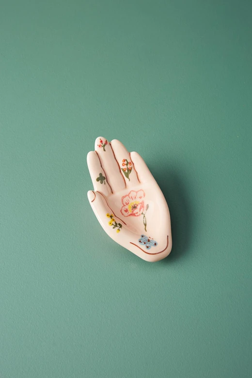 Light Luxury Fashion Brand Creative Hand Color Ceramic Mini Storage Decorative Dish
Light Luxury Fashion Brand Creative Hand Color Ceramic Mini Storage Decorative Dish