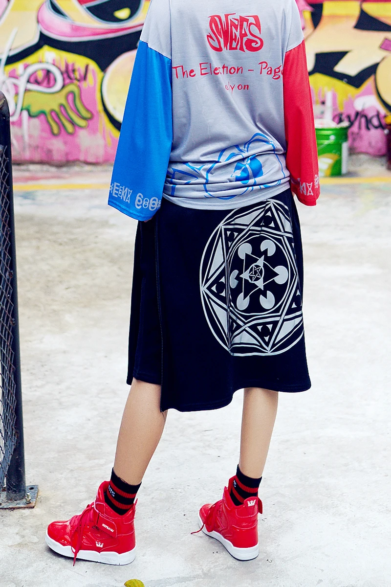 Trendy Street Dance Sports Pants Couple Shorts Punk Casual Pants Reflective Letters Back Piece Culottes Loose Skateboard Pants
Trendy Street Dance Sports Pants Couple Shorts Punk Casual Pants Reflective Letters Back Piece Culottes Loose Skateboard Pants
