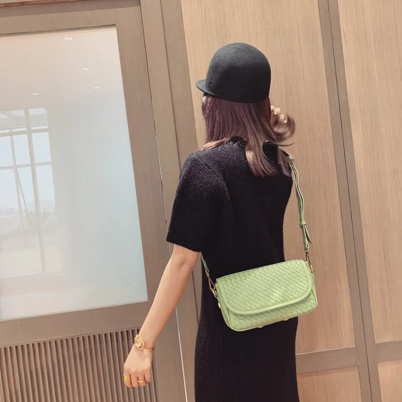 2020 New Leather Knitting Women Handbags Purses Casual Tote Leather High Quality Women Clutch Shoulder Bag
2020 New Leather Knitting Women Handbags Purses Casual Tote Leather High Quality Women Clutch Shoulder Bag