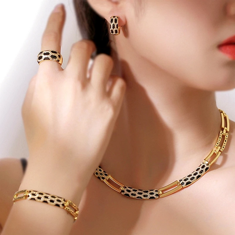 Luxury High Quality Dubai Jewelry sets Hand inlay Cubic Zirconia Gold Color Indian Bridal Wedding set African women Necklace Set
Luxury High Quality Dubai Jewelry sets Hand inlay Cubic Zirconia Gold Color Indian Bridal Wedding set African women Necklace Set