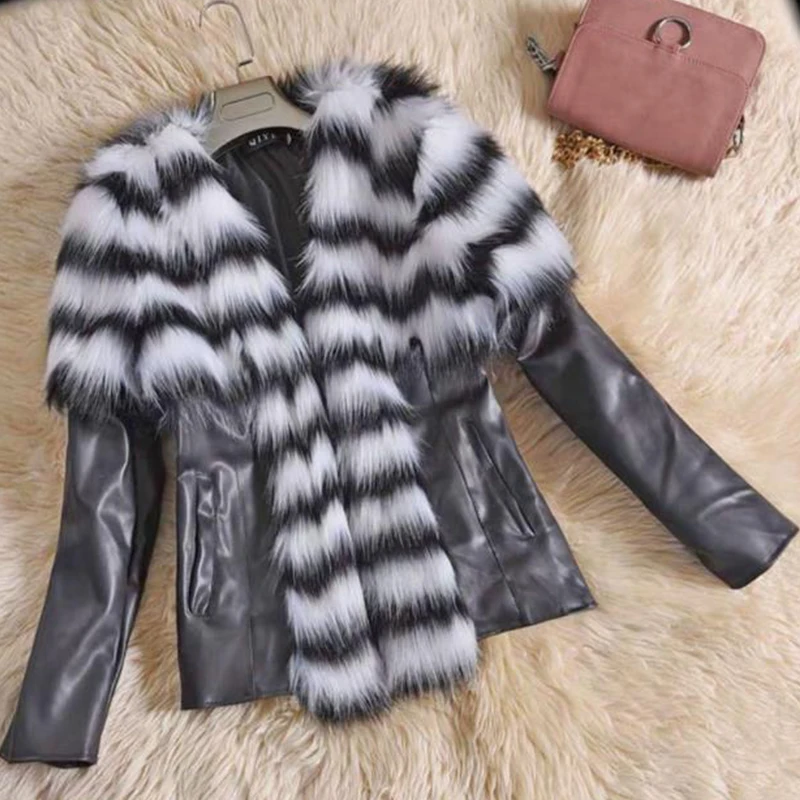 Plus Size Women Pu Leather Jacket 2021 Korean Office Ladies Faux Fox Fur Thicken Vintage Artificial Coats Warm Leather Outerwear
Plus Size Women Pu Leather Jacket 2021 Korean Office Ladies Faux Fox Fur Thicken Vintage Artificial Coats Warm Leather Outerwear