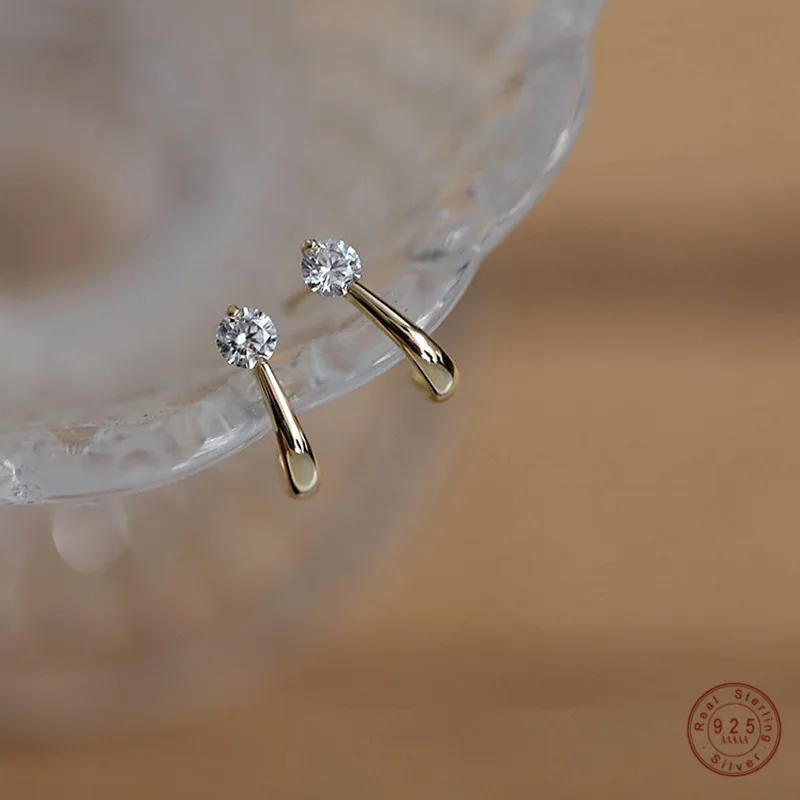 925 Sterling Silver European Simple Crystal Arc Stud Earrings Women Punk Hip Hop Party 14k Gold Plating Jewelry Gift
925 Sterling Silver European Simple Crystal Arc Stud Earrings Women Punk Hip Hop Party 14k Gold Plating Jewelry Gift
