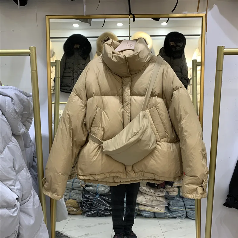 Winter Khaki Black Beige Warm Parkas Korean Women Stand Collar Long Sleeve White Duck Down Outerwear Casual Short Puffer Jacket
Winter Khaki Black Beige Warm Parkas Korean Women Stand Collar Long Sleeve White Duck Down Outerwear Casual Short Puffer Jacket