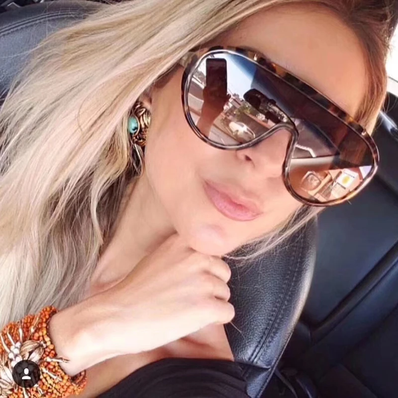 2020 Classic Oversized Sunglasses Women Brand Designer Ladies Sun Glasses Driving Vintage UV400 Glasses Feminino
2020 Classic Oversized Sunglasses Women Brand Designer Ladies Sun Glasses Driving Vintage UV400 Glasses Feminino