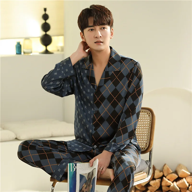 Long Sleeve Long Pants Sleepwear Man Clothes Pajamas Set Turn Down Collar Pj Set Fashion Casual Luxury Satin Silk Pj Set 
Long Sleeve Long Pants Sleepwear Man Clothes Pajamas Set Turn Down Collar Pj Set Fashion Casual Luxury Satin Silk Pj Set