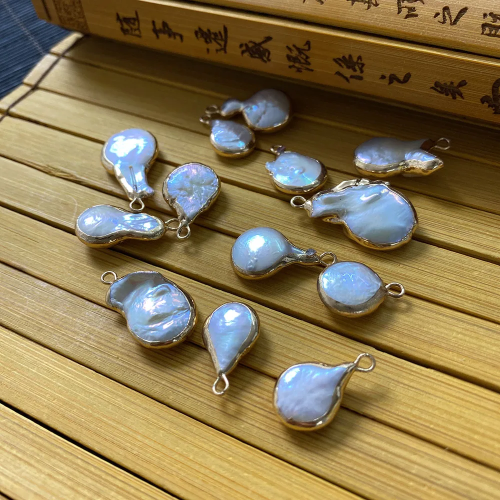 Natural Freshwater Shell Pendant White Butterfly Shell Irregular Shape DIY Fashion Charm Women's Jewelry Accessories Wholesale 
Natural Freshwater Shell Pendant White Butterfly Shell Irregular Shape DIY Fashion Charm Women's Jewelry Accessories Wholesale