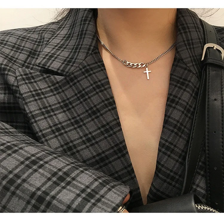 300 pcs/lot Korean style ancient classic simple light luxury chain temperament 100 exquisite women's clothing
300 pcs/lot Korean style ancient classic simple light luxury chain temperament 100 exquisite women's clothing