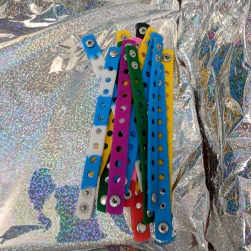 200PCS 17 color mixed PVC 18cm hot sale soft silicone Bracelet fit with shoe charms fun Wristband toy for child creative gift
200PCS 17 color mixed PVC 18cm hot sale soft silicone Bracelet fit with shoe charms fun Wristband toy for child creative gift