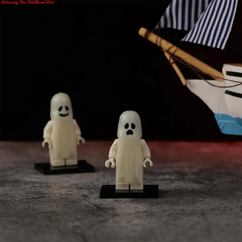 Halloween Series Building Blocks Luminous Smiling Ghost Model Action Figures Luminous
Halloween Series Building Blocks Luminous Smiling Ghost Model Action Figures Luminous