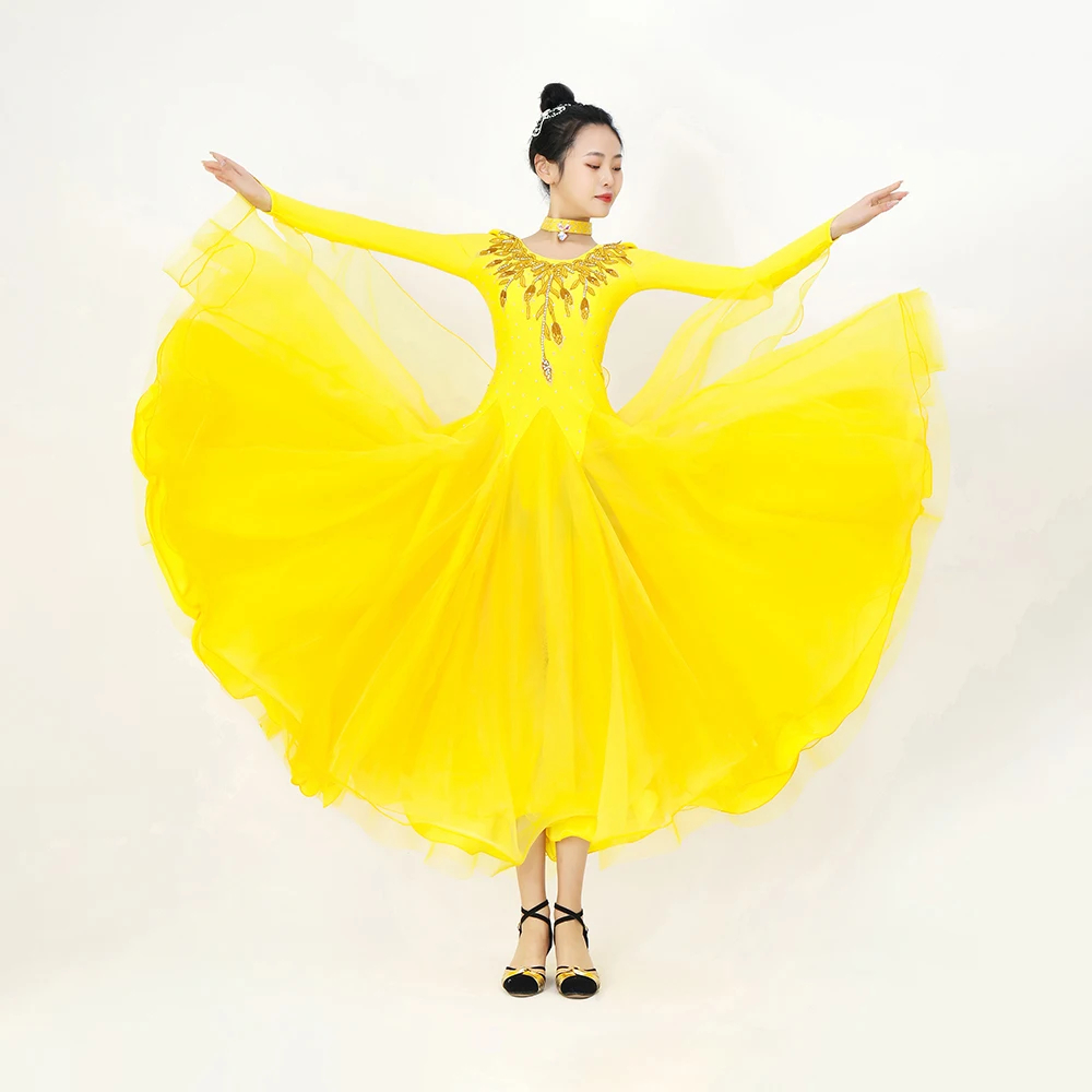 Ballroom Dance Dress New Adult Senior Rhinestone Big Swing Dress Women Latin Waltz Tango Dance Stage Performance Costumes yellow
Ballroom Dance Dress New Adult Senior Rhinestone Big Swing Dress Women Latin Waltz Tango Dance Stage Performance Costumes yellow