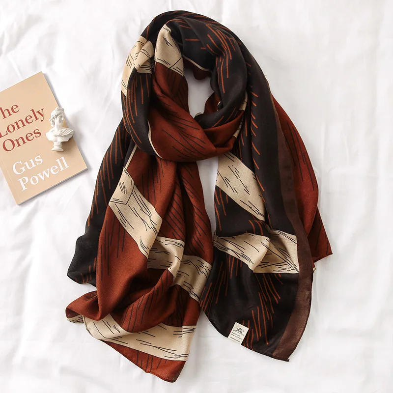 2021 new design brand spring women scarf fashion plaid print cotton hijabs scarves for ladies shawls and wraps pashmina stoles
2021 new design brand spring women scarf fashion plaid print cotton hijabs scarves for ladies shawls and wraps pashmina stoles