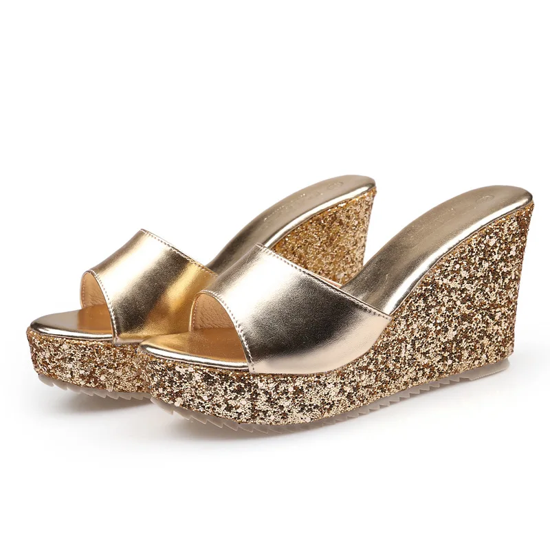 Fashion women's sandals and slippers, summer newslippers,high-heeledthick-soledwomen'sflip-flops,wedgesandfashionwomen'ssandals
Fashion women's sandals and slippers, summer newslippers,high-heeledthick-soledwomen'sflip-flops,wedgesandfashionwomen'ssandals