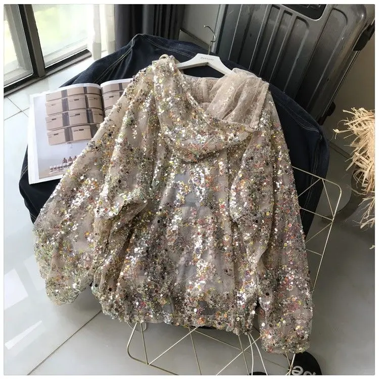 High Quality Plus Size Sequins Embroidery Sunscreen Shirt Summer Lace Loose Organza Jackets Runway Women Long Sleeve Hooded Coat
High Quality Plus Size Sequins Embroidery Sunscreen Shirt Summer Lace Loose Organza Jackets Runway Women Long Sleeve Hooded Coat