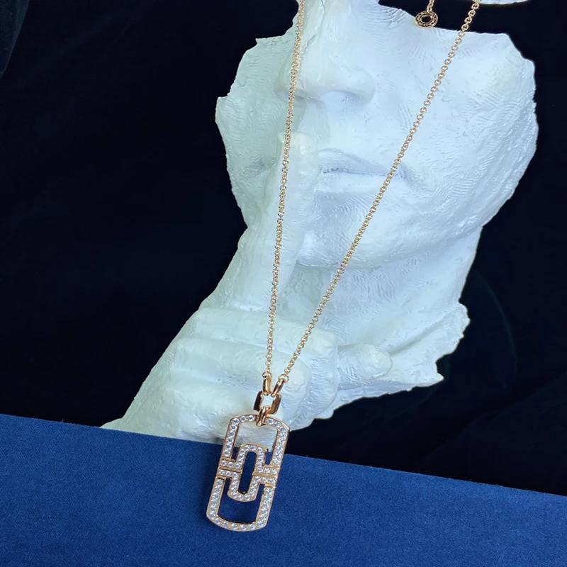 Trend fashion reticulated needle S925 sterling silver necklace original brand high quality jewelry logo exquisite female gift
Trend fashion reticulated needle S925 sterling silver necklace original brand high quality jewelry logo exquisite female gift