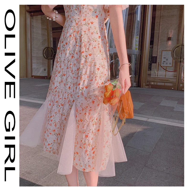 2021 French Vintage Dress Casual Party Midi Dress Square Neck Puff Sleeve Korean Dresses Women Fashion Print Flower Beaded 
2021 French Vintage Dress Casual Party Midi Dress Square Neck Puff Sleeve Korean Dresses Women Fashion Print Flower Beaded