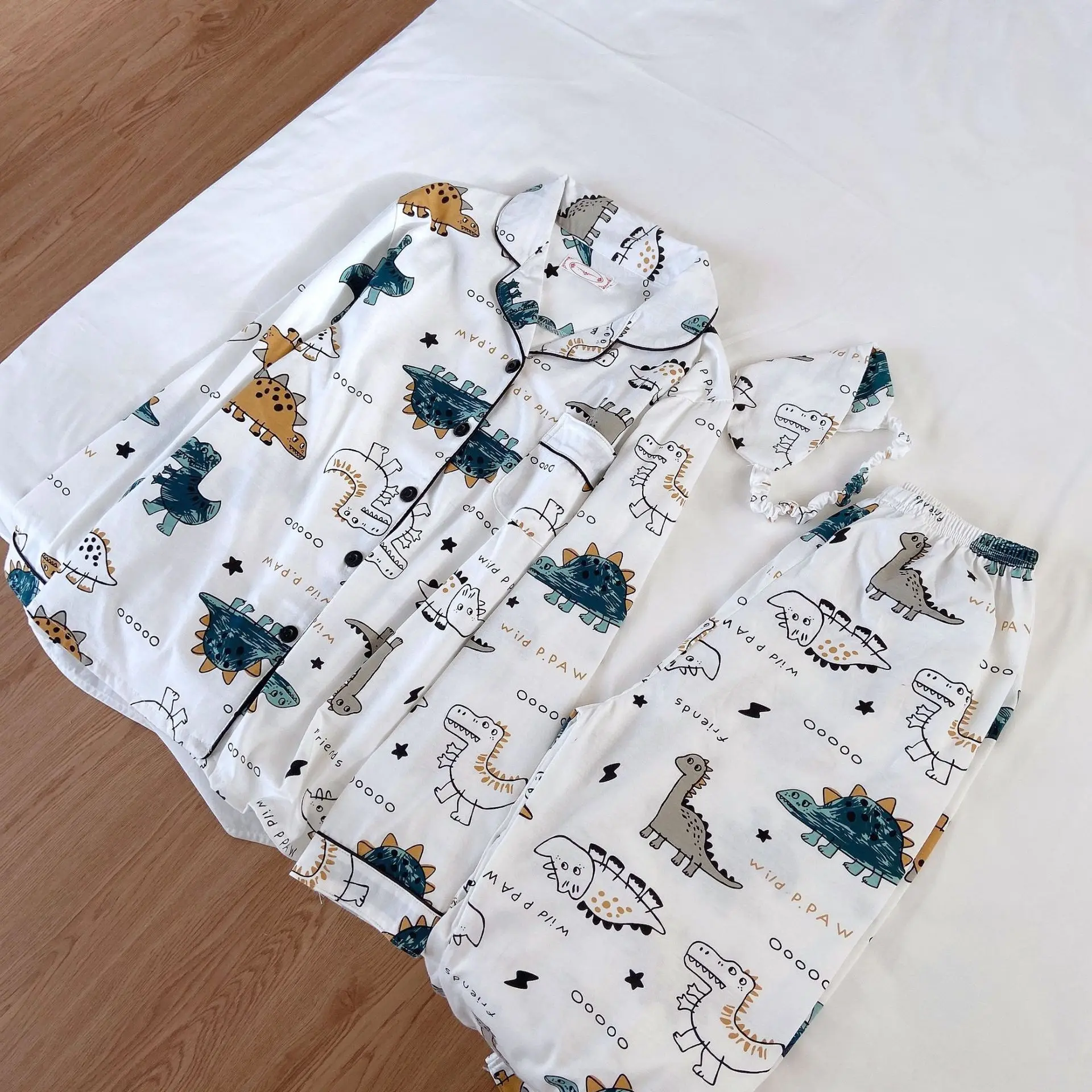 Women Summer Dinosaur Printing Pajama Sets Long Sleeve Graffiti Pajamas Soft Pyjamas Sleepwear Cartoon Couple Homewear Cute
Women Summer Dinosaur Printing Pajama Sets Long Sleeve Graffiti Pajamas Soft Pyjamas Sleepwear Cartoon Couple Homewear Cute