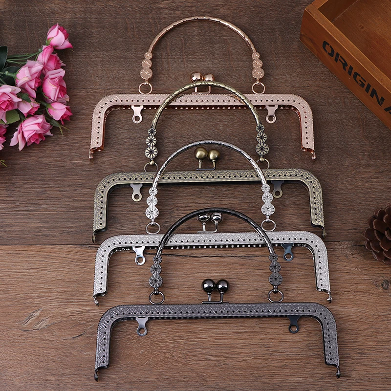 1PC New Hot Metal Frame Kiss Clasp Lock For Sewing Handbag Purse Coin Bag DIY Tool
1PC New Hot Metal Frame Kiss Clasp Lock For Sewing Handbag Purse Coin Bag DIY Tool