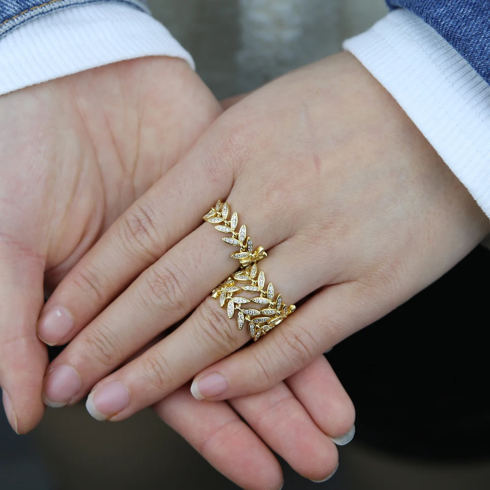 New Trendy Gold Color Leaves Band Women Rings Inlaid CZ Finger Ring For Women Girl Party Ring Daily Wearable Fashion Jewelry
New Trendy Gold Color Leaves Band Women Rings Inlaid CZ Finger Ring For Women Girl Party Ring Daily Wearable Fashion Jewelry