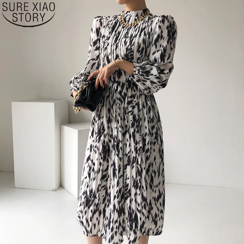 Женское винтажное платье средней длины, черно-белое платье с длинным рукавом и воротником-стойкой, элегантное платье с принтом, осень 2022 
Женское винтажное платье средней длины, черно-белое платье с длинным рукавом и воротником-стойкой, элегантное платье с принтом, осень 2022