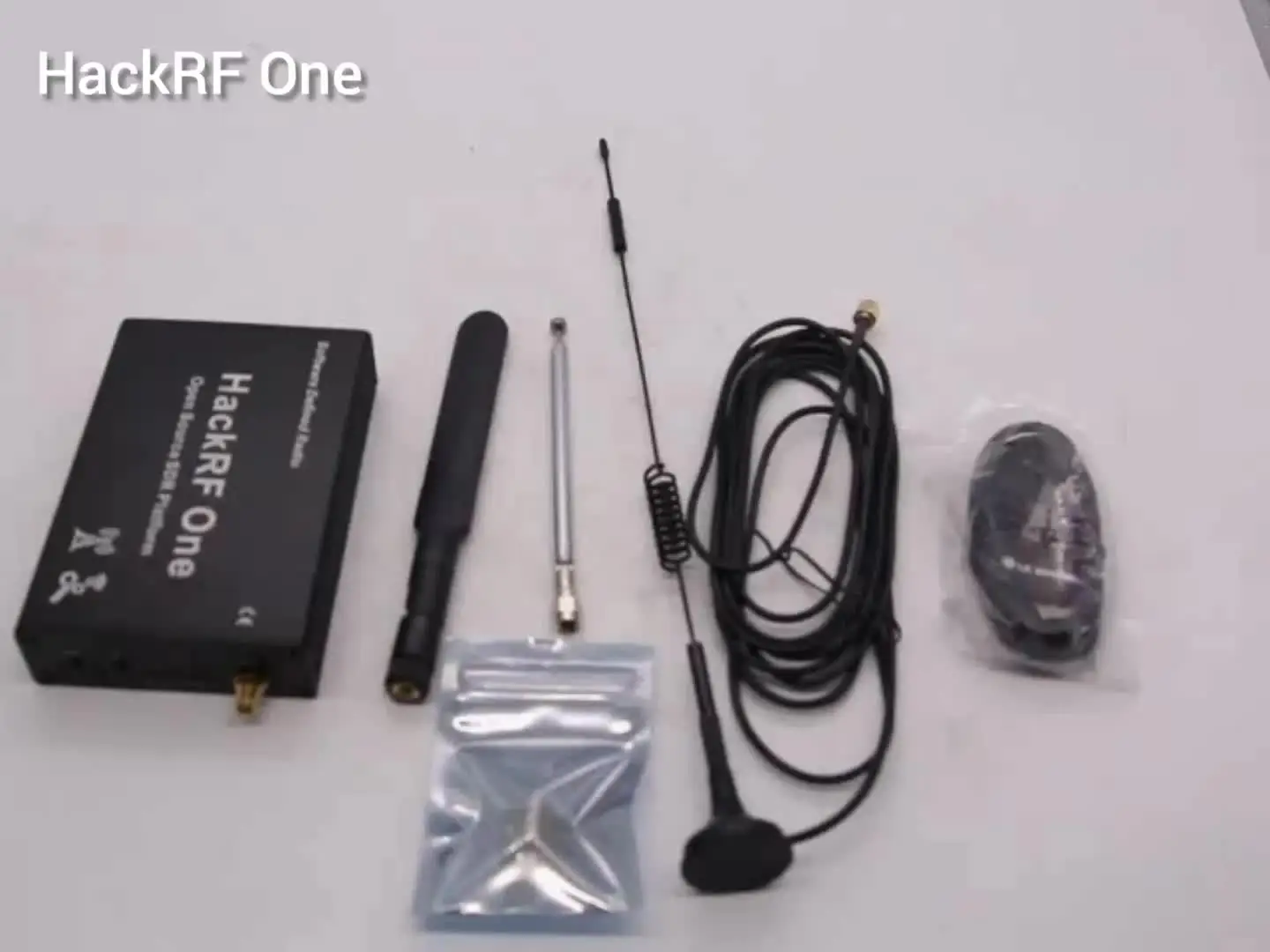 1MHz-6GHz HackRF One Software Defined Radio SDR & Antennas Bundle Aluminum Alloy Housing Kit
1MHz-6GHz HackRF One Software Defined Radio SDR & Antennas Bundle Aluminum Alloy Housing Kit