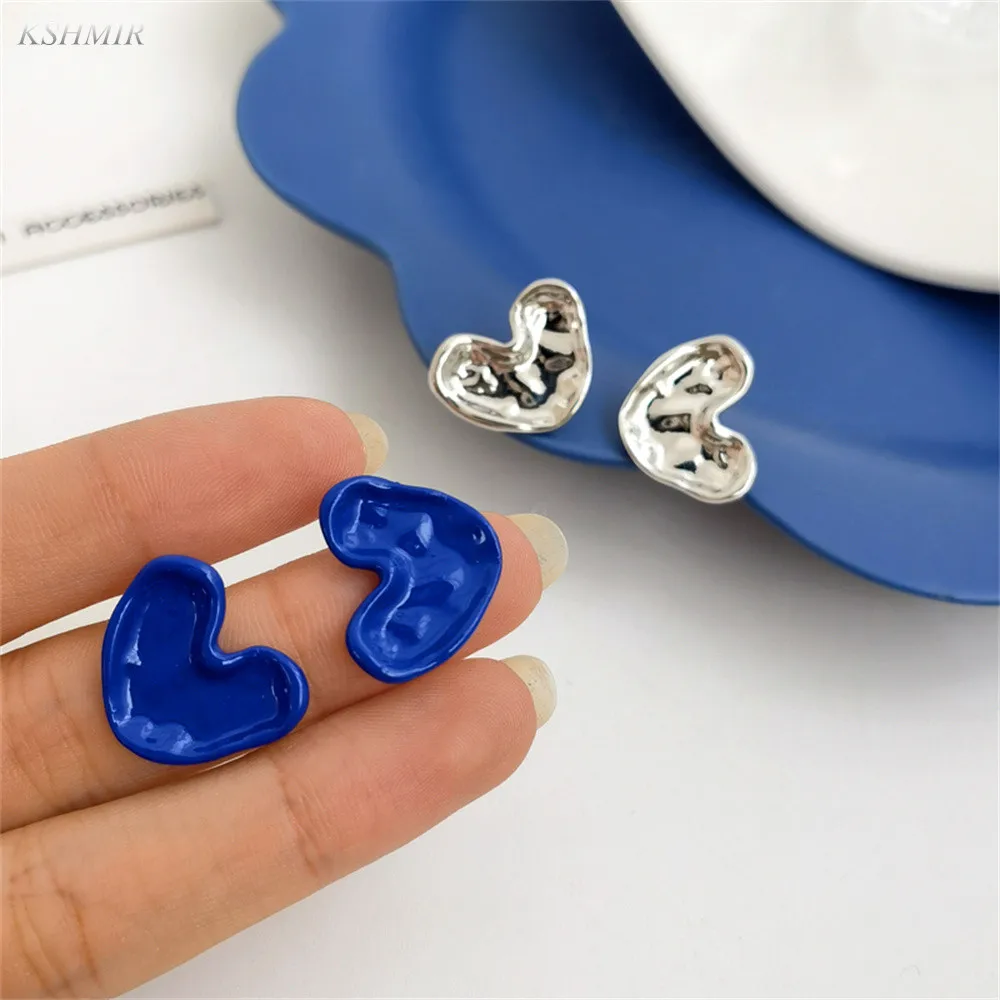 2022 New Klein Blue Heart irregular creative earrings INS fashionable exquisite earrings simple temperament female earrings
2022 New Klein Blue Heart irregular creative earrings INS fashionable exquisite earrings simple temperament female earrings