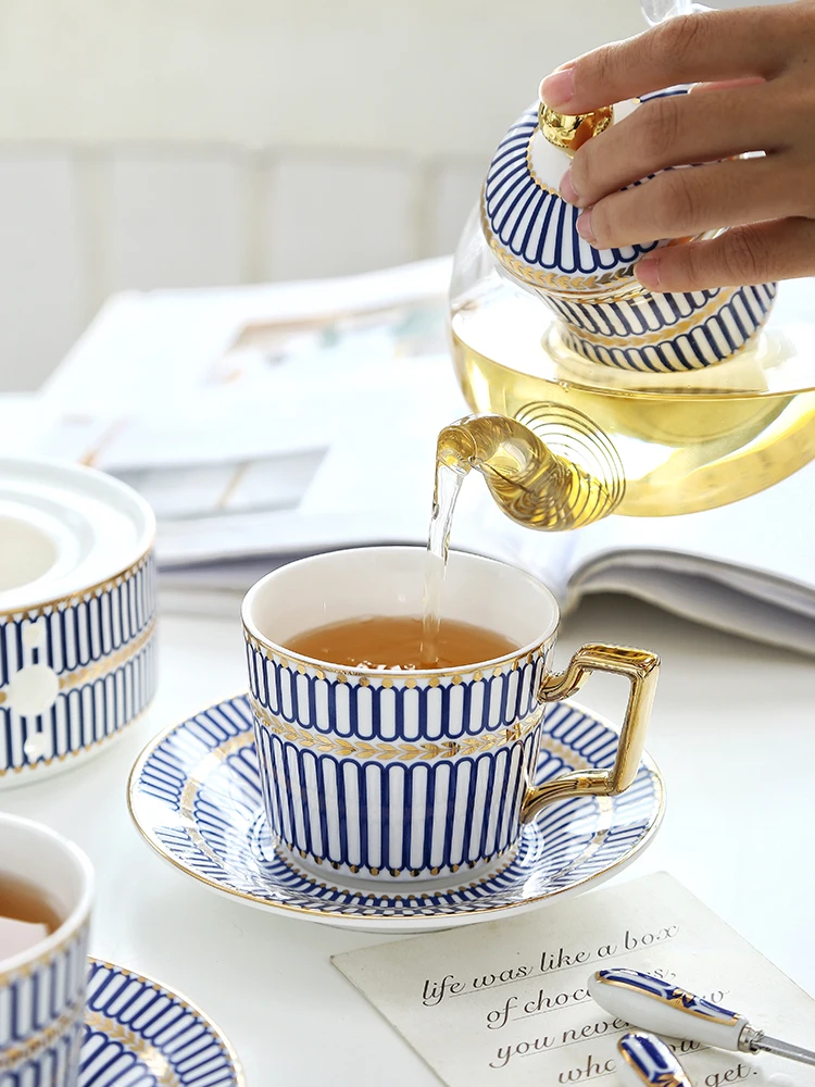 European style teapot bone china coffee cup saucer set hand-painted striped ceramic teapot English afternoon tea drinking set
European style teapot bone china coffee cup saucer set hand-painted striped ceramic teapot English afternoon tea drinking set