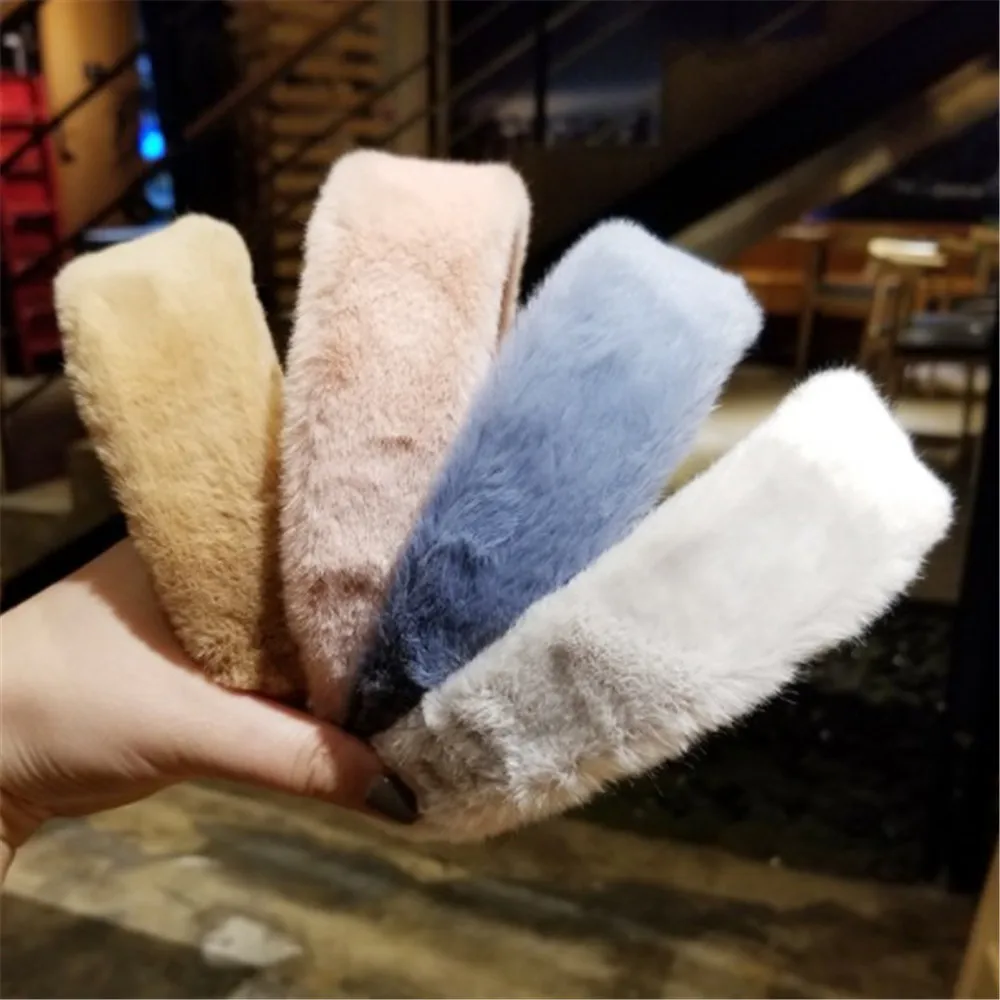 Plush New Autumn Candy Color Warm Wide-brimmed Fabric Headband Hairpin Solid Color
Plush New Autumn Candy Color Warm Wide-brimmed Fabric Headband Hairpin Solid Color