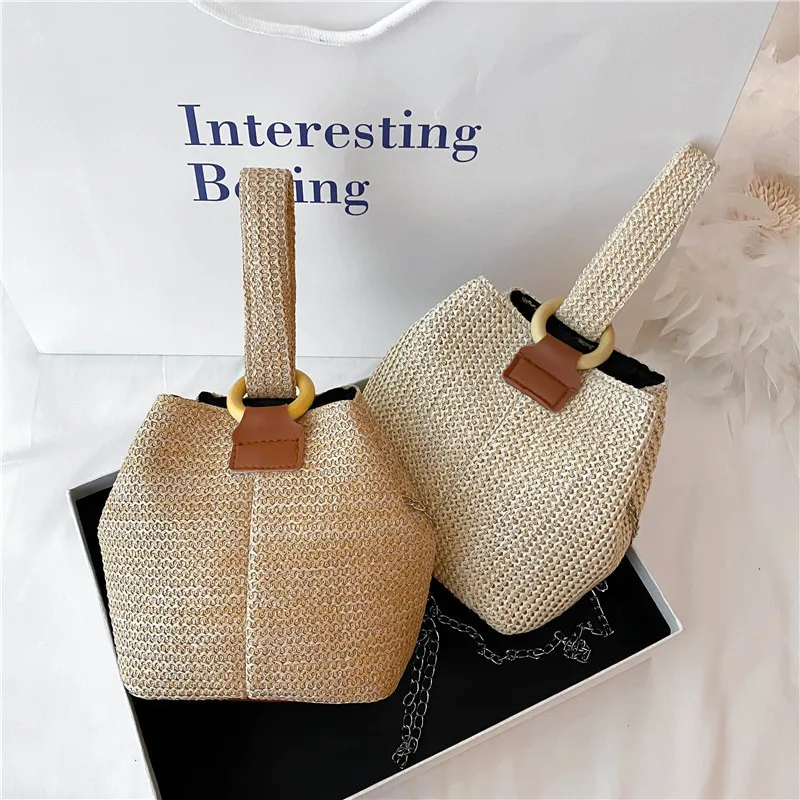 New Straw Bag Bohemian Women's Shoulder Bag Fashion Hand-Woven Rattan Bag Tote Beach Bag 
New Straw Bag Bohemian Women's Shoulder Bag Fashion Hand-Woven Rattan Bag Tote Beach Bag