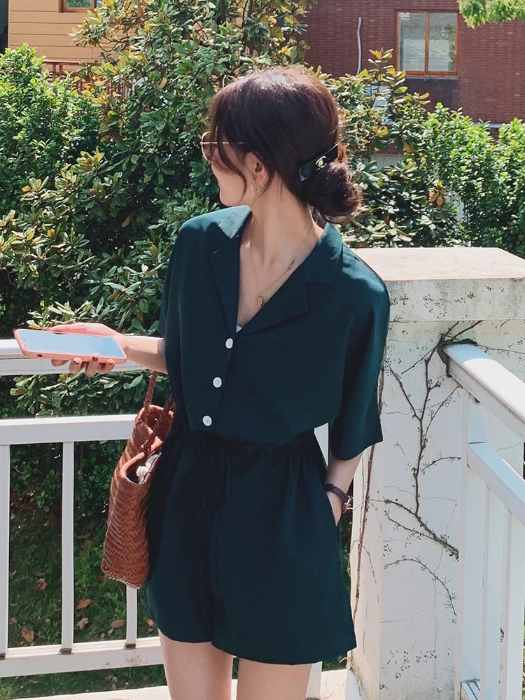 romper shorts Tooling chiffon solid color jumpsuit female 2021 summer new wide leg shorts high waist jumpsuit pants
romper shorts Tooling chiffon solid color jumpsuit female 2021 summer new wide leg shorts high waist jumpsuit pants