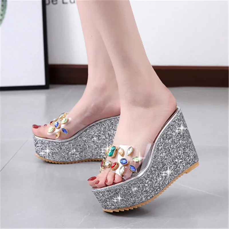Summer Woman Flip Flops Fashion Women Slope Slipper Female Wedges Shoes Rhinestone Thick Bottom Bling Beach Slides Buty Damskie 
Summer Woman Flip Flops Fashion Women Slope Slipper Female Wedges Shoes Rhinestone Thick Bottom Bling Beach Slides Buty Damskie