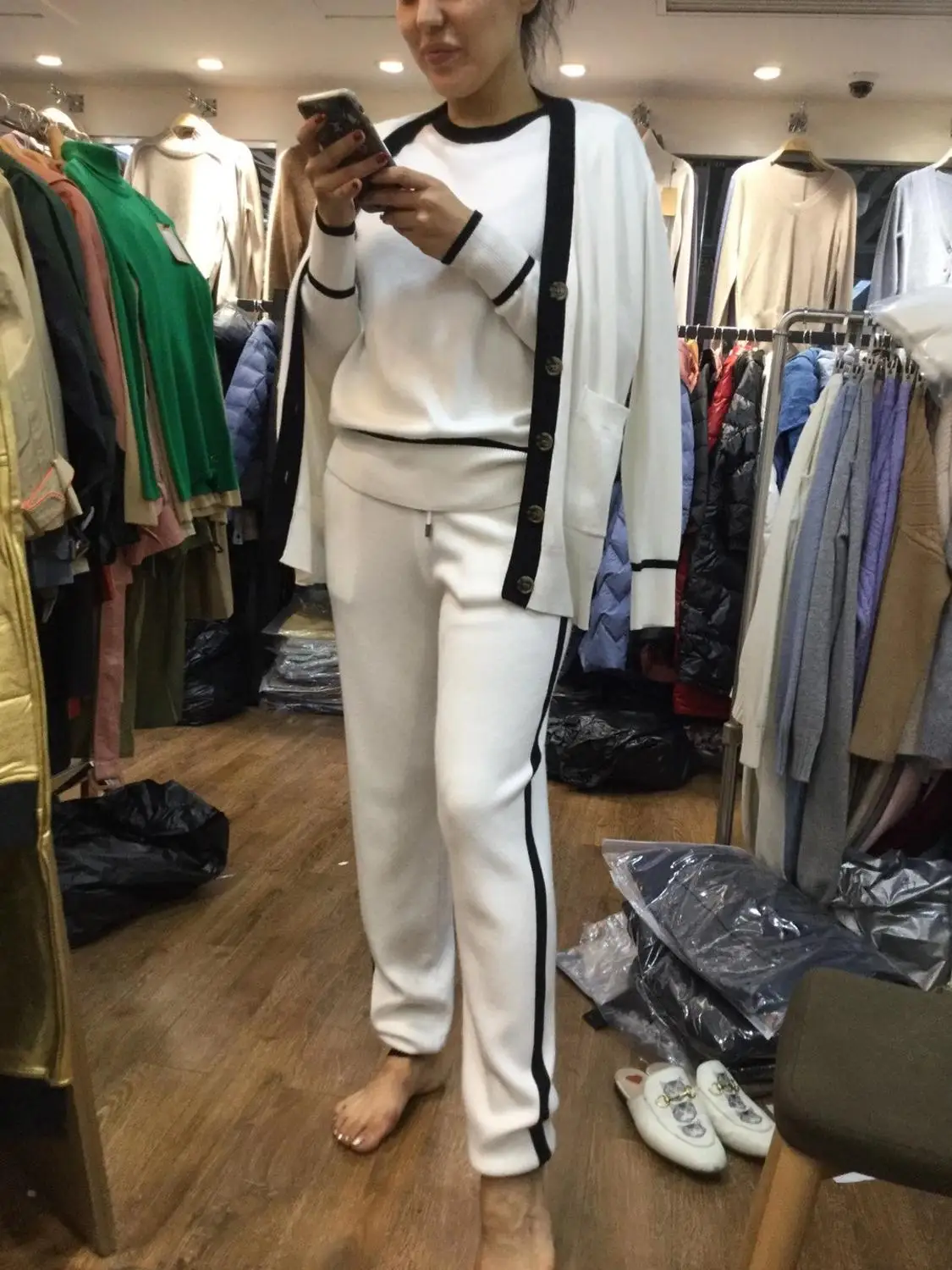 Cashmere Real с треугольным вырезом, из шерсти вязаный женский костюм 3 Длинные Топы для мальчиков и девочек, для детей, одежда с длинными рукавами ...
Cashmere Real с треугольным вырезом, из шерсти вязаный женский костюм 3 Длинные Топы для мальчиков и девочек, для детей, одежда с длинными рукавами ...