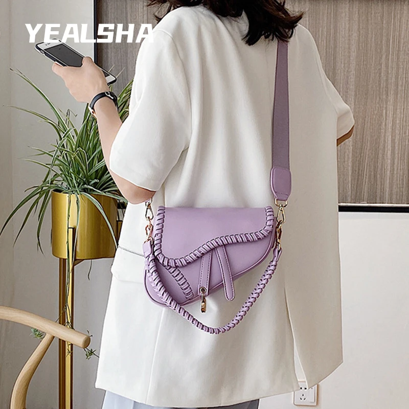 2021 New Fashion Solid Color PU Leather Messenger Cross Body Bag Ladies Ins Weave Shoulder Strap Saddle Bags For Women
2021 New Fashion Solid Color PU Leather Messenger Cross Body Bag Ladies Ins Weave Shoulder Strap Saddle Bags For Women