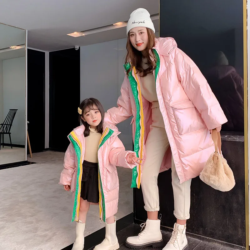 2021 одинаковые наряды для всей семьи, длинный многослойный контрастный теплый пуховик, утепленный пуховик, одежда для мамы и меня
2021 одинаковые наряды для всей семьи, длинный многослойный контрастный теплый пуховик, утепленный пуховик, одежда для мамы и меня