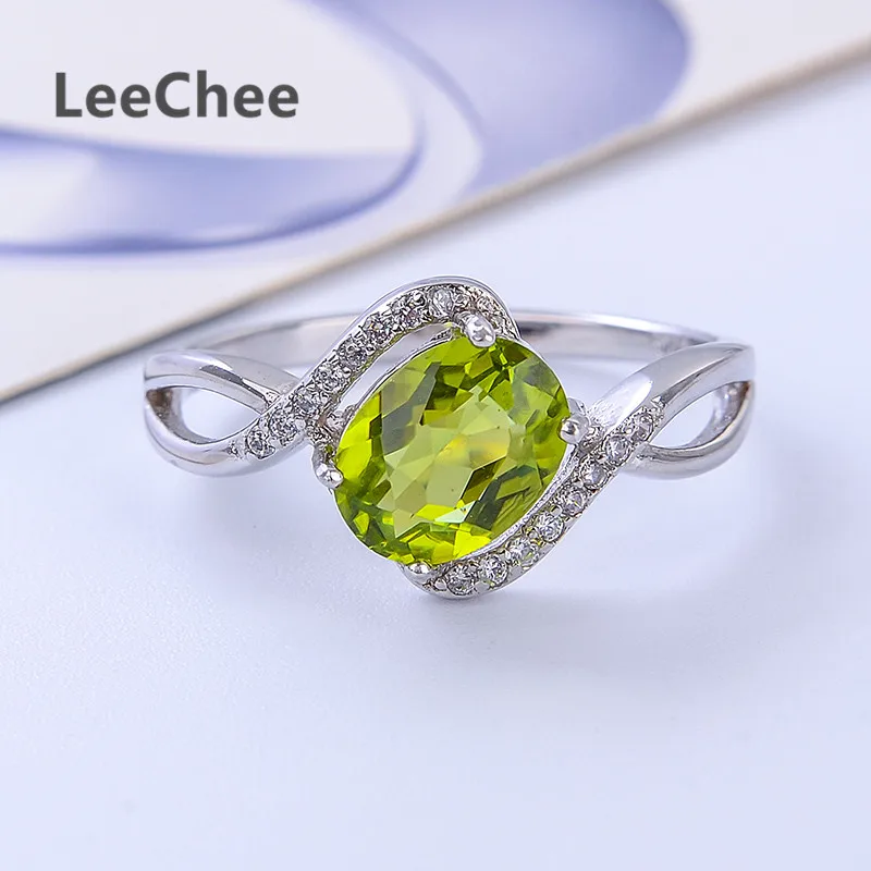 LeeChee Peridot ring for women 100% natural 6*8mm 1.5ct green gemstone jewelry birthday gift Real 925 Solid Sterling Silver
LeeChee Peridot ring for women 100% natural 6*8mm 1.5ct green gemstone jewelry birthday gift Real 925 Solid Sterling Silver