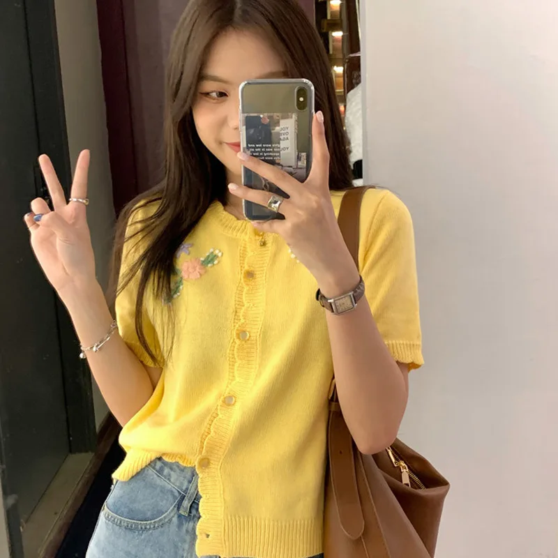 Women Tops 2021 Summer New Fashion Knitted Casual Tee Slim Single Breasted Short Sleeve Print O-Neck T-Shirt MX19B5228
Women Tops 2021 Summer New Fashion Knitted Casual Tee Slim Single Breasted Short Sleeve Print O-Neck T-Shirt MX19B5228