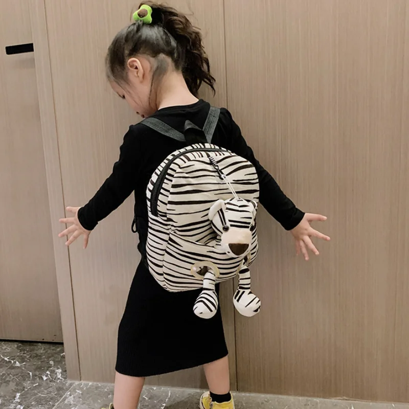 3D Cartoon Animals Cute Lion Leopard Zebra Cute Zipper Boys Girls Kids Backpack Children Schoolbag In Kindergarten Baby Bag Gift
3D Cartoon Animals Cute Lion Leopard Zebra Cute Zipper Boys Girls Kids Backpack Children Schoolbag In Kindergarten Baby Bag Gift