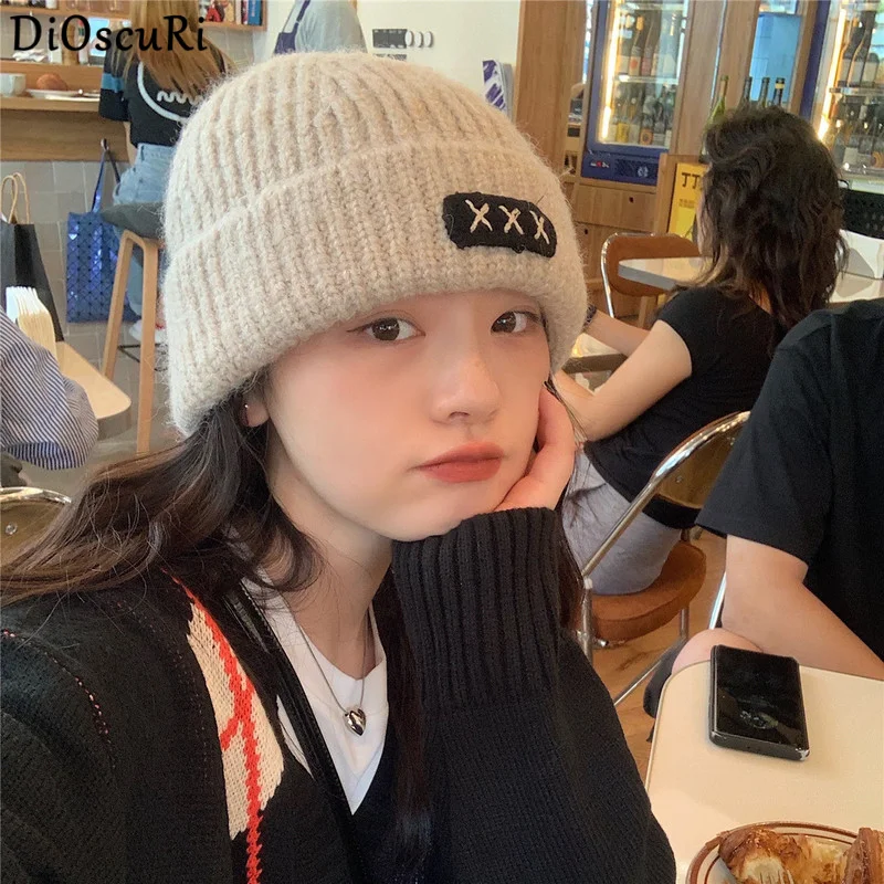 Winter Warm Ear Protection Women's Knitted Hats Street Fashion Skullies Beanie Plain Simple Casual Men and Women Knitted Hats
Winter Warm Ear Protection Women's Knitted Hats Street Fashion Skullies Beanie Plain Simple Casual Men and Women Knitted Hats