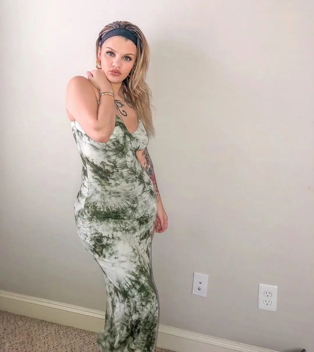 Women Summer Dress Tie Dye Low Cut V-Neck Slit Long Dress Spaghetti Strap Sleeveless Fashion Off Shoulder Party Dresses
Women Summer Dress Tie Dye Low Cut V-Neck Slit Long Dress Spaghetti Strap Sleeveless Fashion Off Shoulder Party Dresses