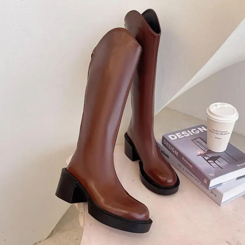 Женские сапоги на молнии, дизайнерские сапоги на платформе с круглым носком, до колена, на высоком устойчивом каблуке, роскошные резиновые с...
Женские сапоги на молнии, дизайнерские сапоги на платформе с круглым носком, до колена, на высоком устойчивом каблуке, роскошные резиновые с...